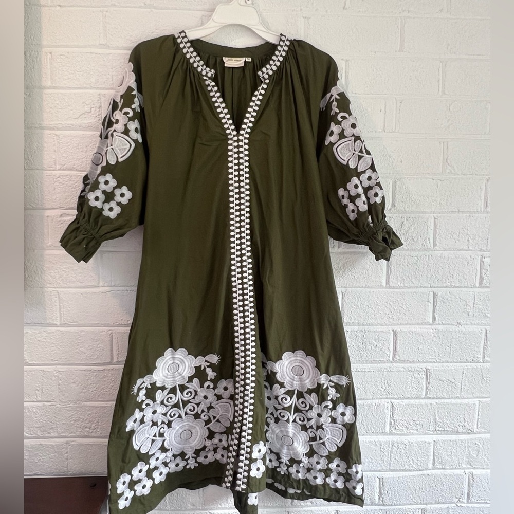 Julia Amory short coatue dress size medium. Worn once!